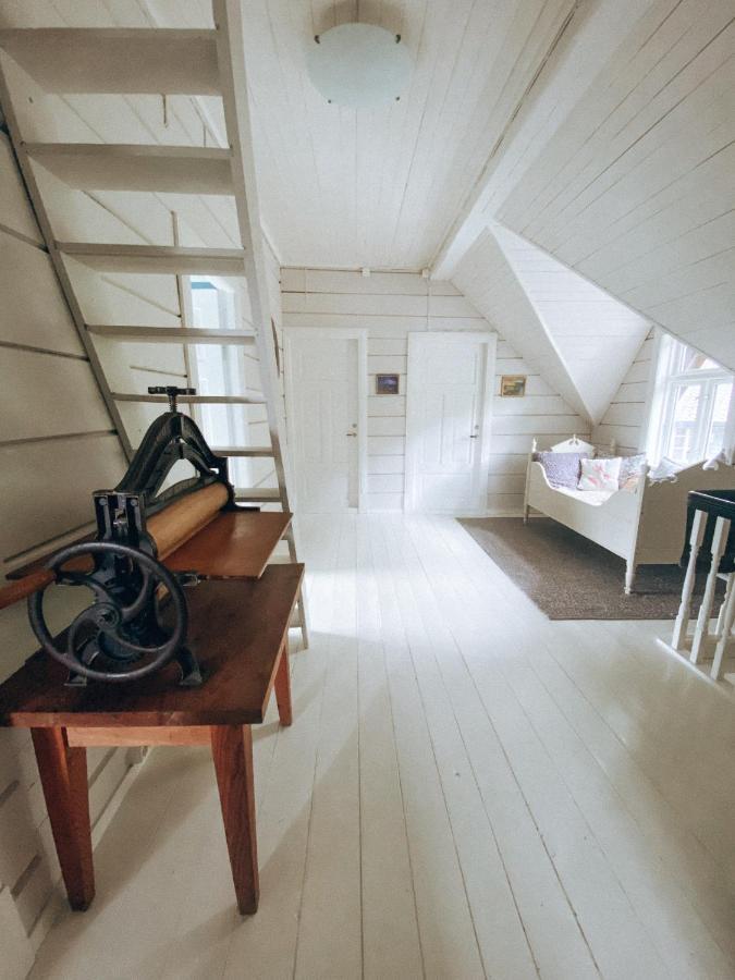 Heggjabygda Gjestegard - Historisk Tommerhus I Landlige Omgivelser Nordfjordeid Luaran gambar