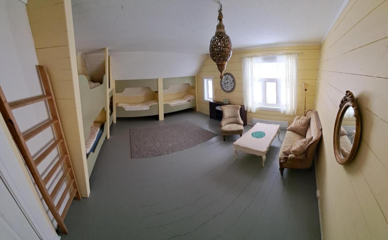 Heggjabygda Gjestegard - Historisk Tommerhus I Landlige Omgivelser Nordfjordeid Luaran gambar